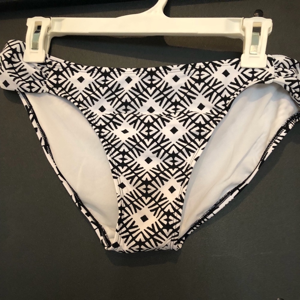 Patterned Old Navy Swim Suit bottoms- sizes vary